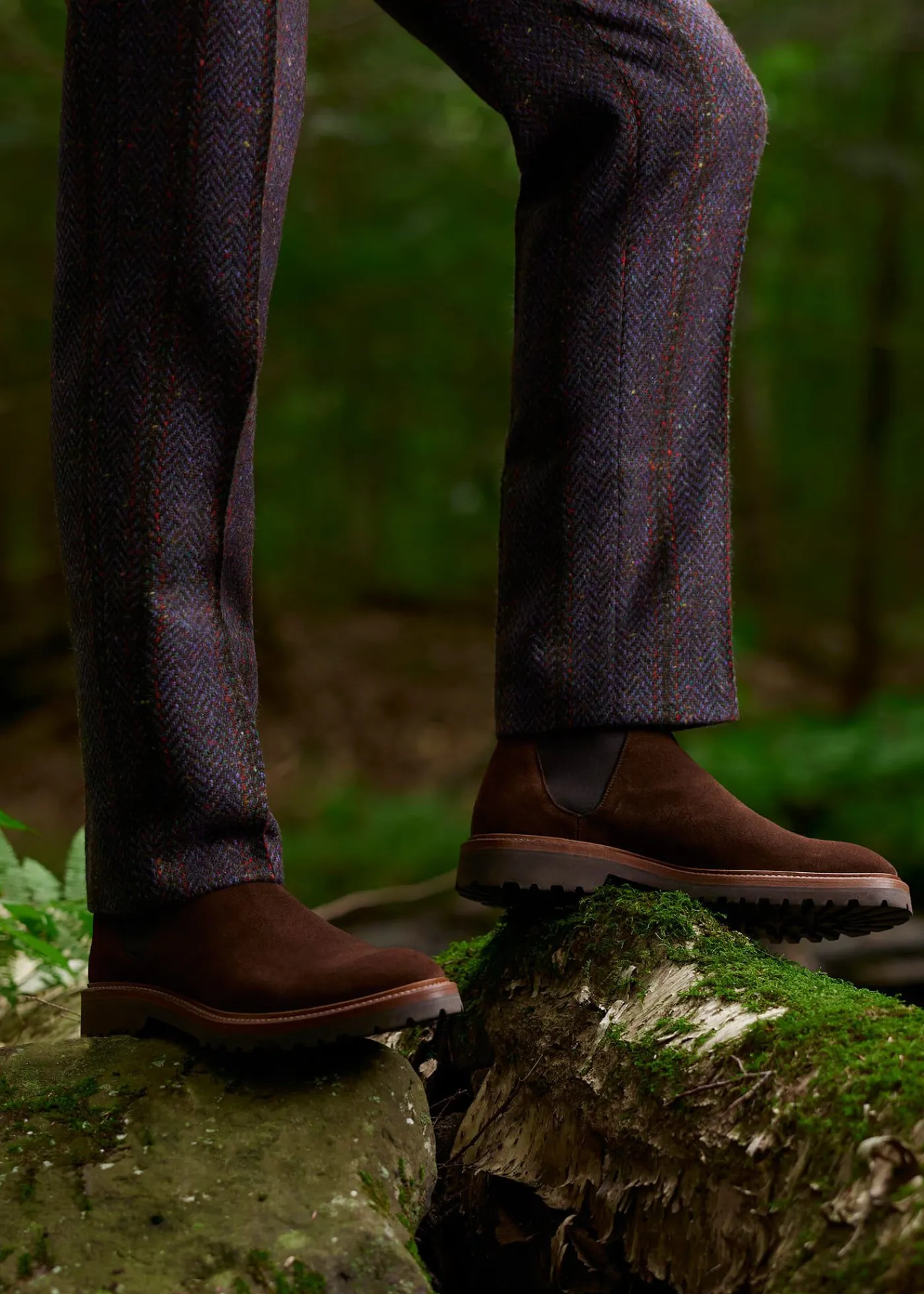 Paul Stuart Boots^Hastings Suede Low Chelsea Boot Brown